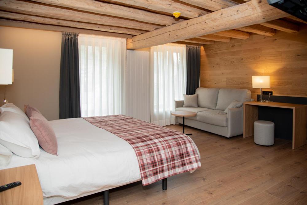 Hotel Roya Espot Zewnętrze zdjęcie