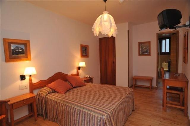 Hotel Roya Espot Zewnętrze zdjęcie